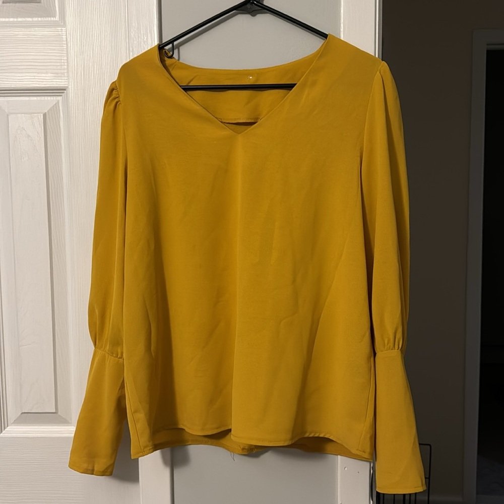 Oibili size medium US number 6 mustard yellow blouse